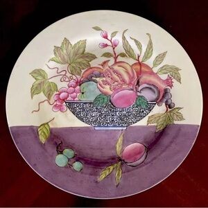 Decorative Fruit Bowl Plate - Purple and Cream "Hua Rong Tang Zhi"